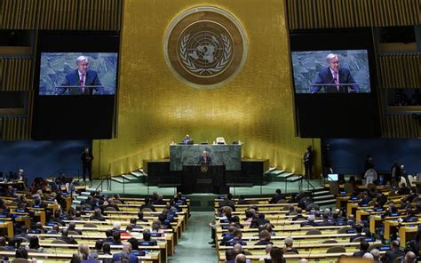 UN General Assembly votes overwhelmingly to demand a humanitarian cease-fire in Gaza